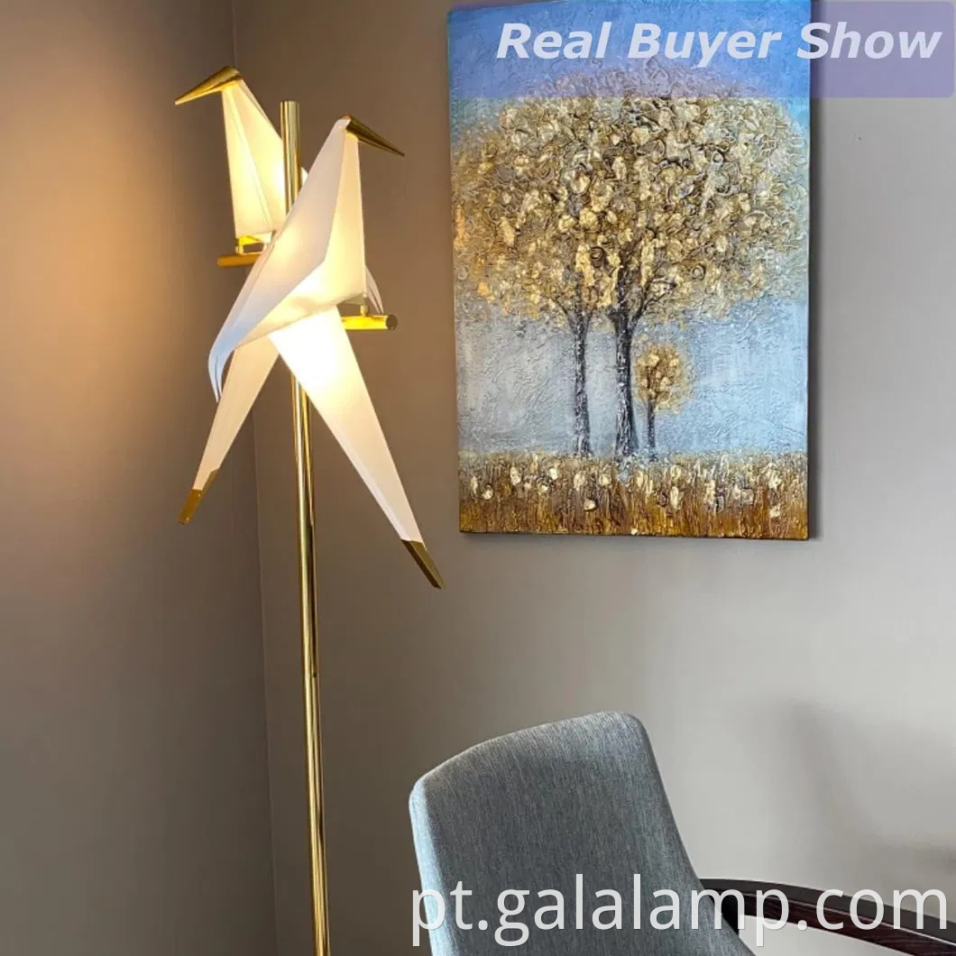 Lâmpada de pássaro decorativa nórdica moderna com design de guindaste dourado de luxo